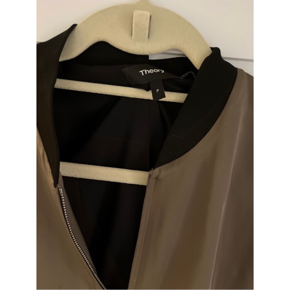 Bomber jacket - Picture 2 of 3